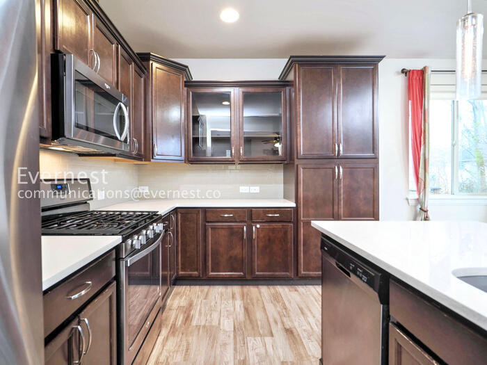 Building Photo - 14830 16th Pl W