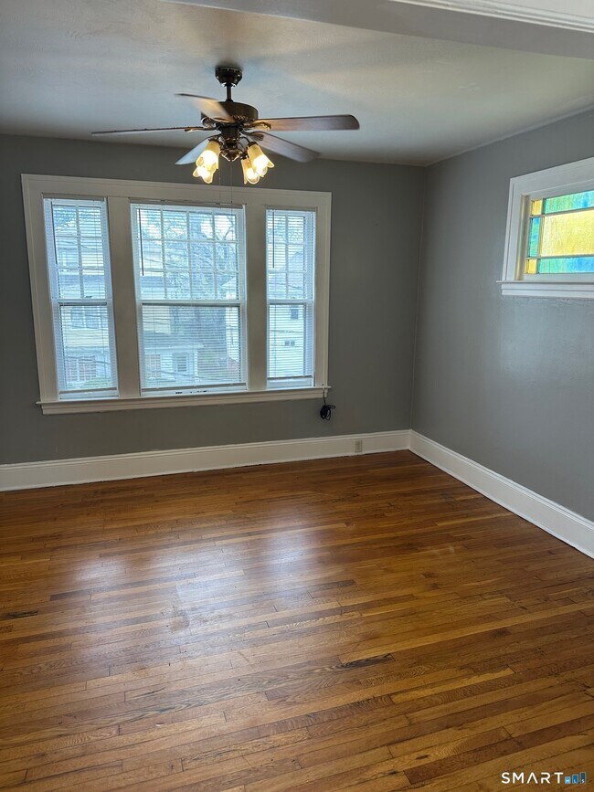 Building Photo - 448 Hillside Ave