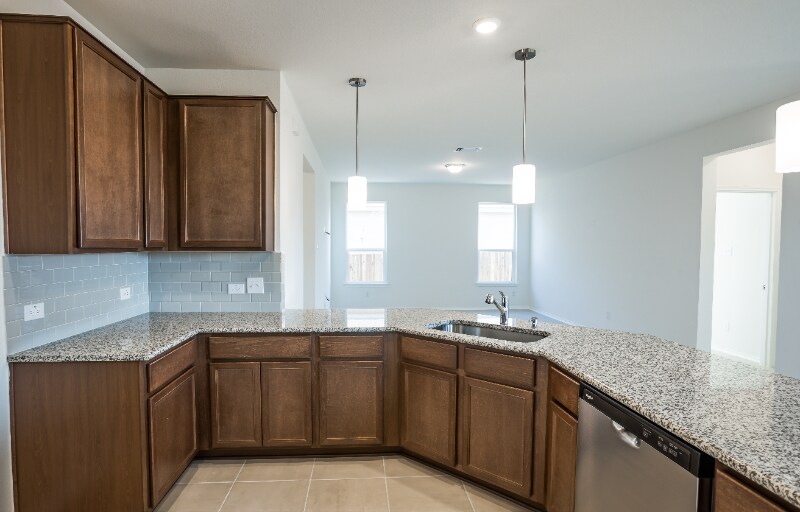 Building Photo - 1400 Carriageway Dr