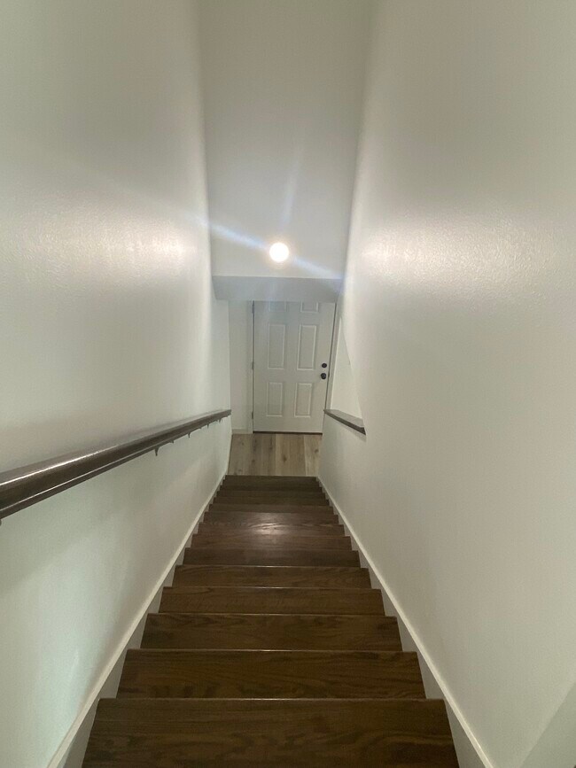 Building Photo - 416 E G St