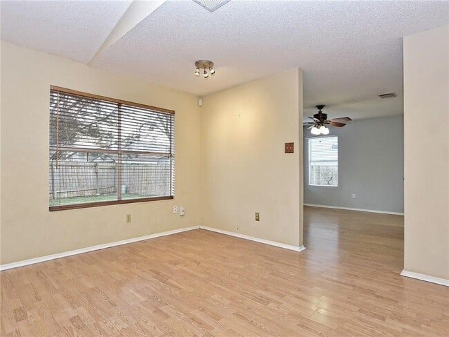 Building Photo - 716 Decker Prairie Dr