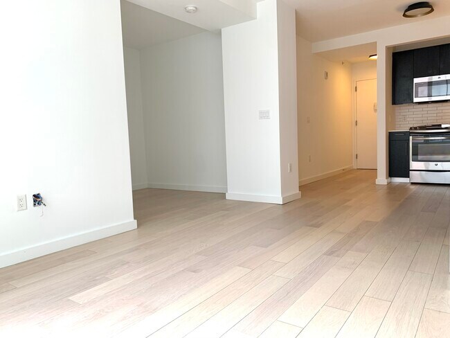 Interior Photo - 535 W 43rd Street