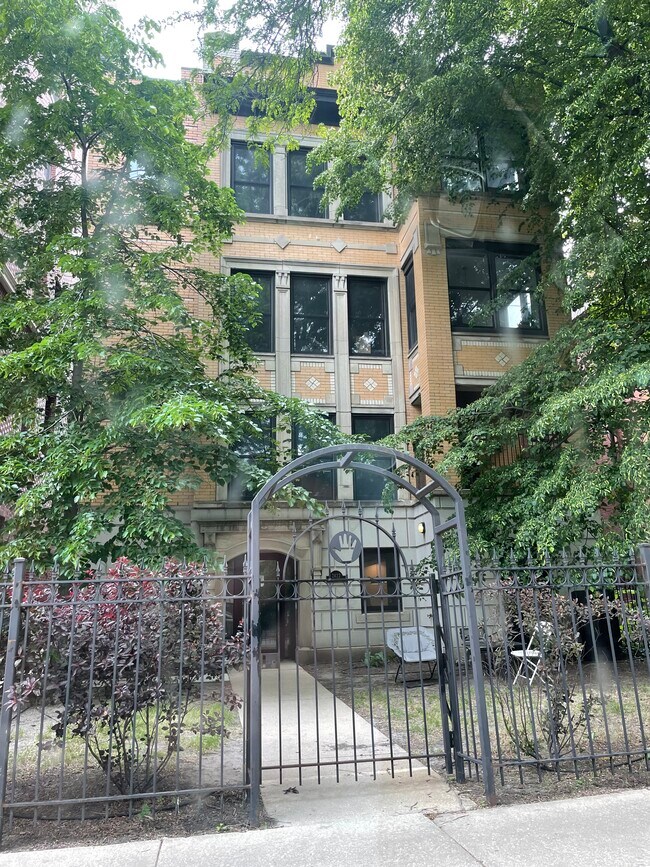 Primary Photo - 2422 N Orchard St
