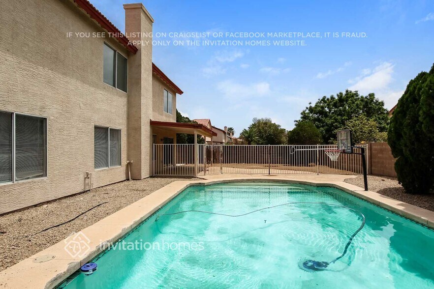 Building Photo - 11411 W Primrose Dr