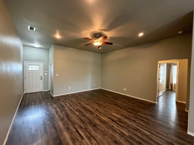 Building Photo - 623 N Elkhart Ave