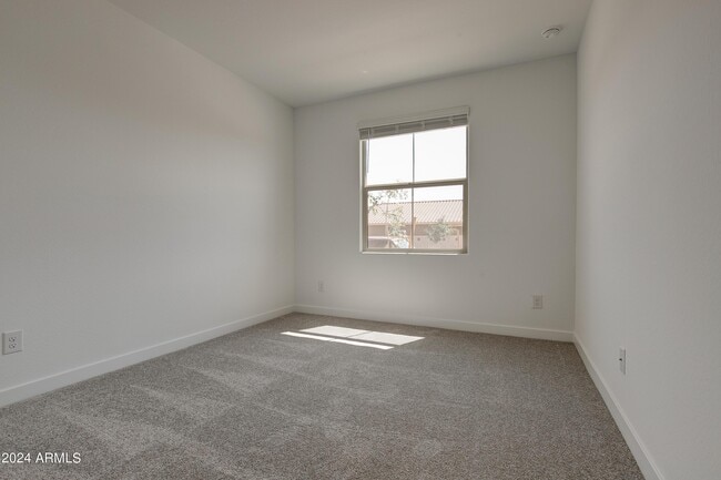 Building Photo - 17050 W Artemisa Ave