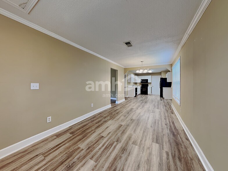 Building Photo - 208 Winding Willow Trl