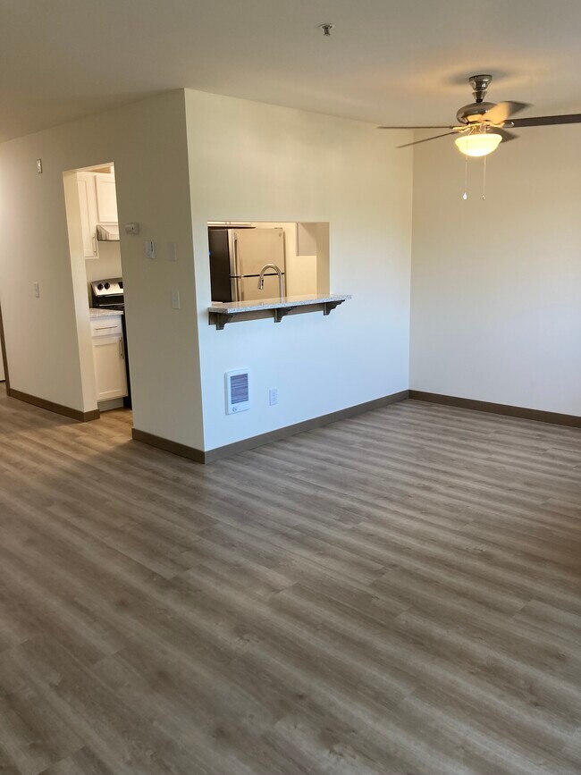 Building Photo - Lake Burien Apartments