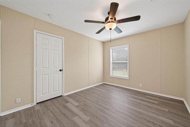 Building Photo - 15933 W Relza Dr