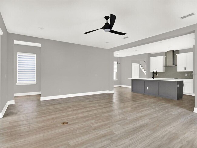 Building Photo - 13782 Grignard Aly