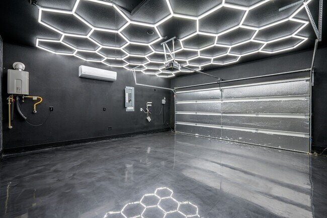Building Photo - 841 Blackhorse Trl
