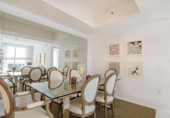 Building Photo - 15901 Collins Ave