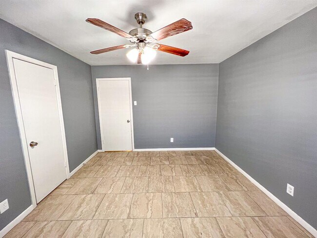 Building Photo - 2815 Monticello Dr