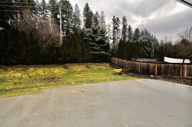 Building Photo - Hayden Rancher with RV parking