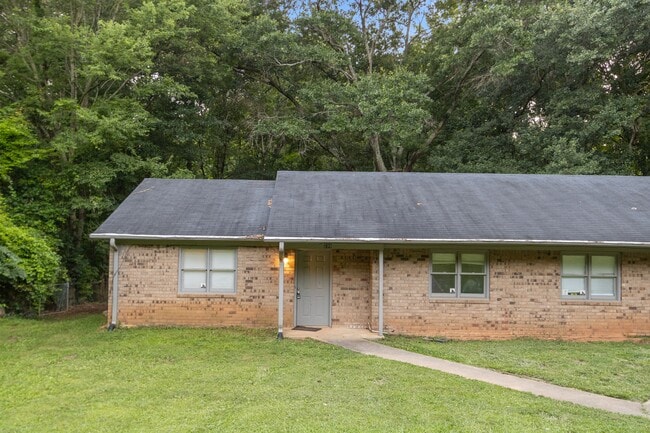 Building Photo - 235 Sunny Hills Dr