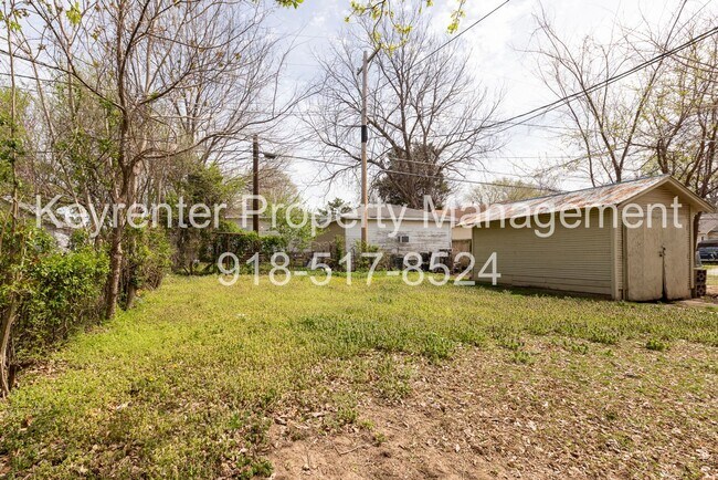 Building Photo - 1607 N Lewis Pl