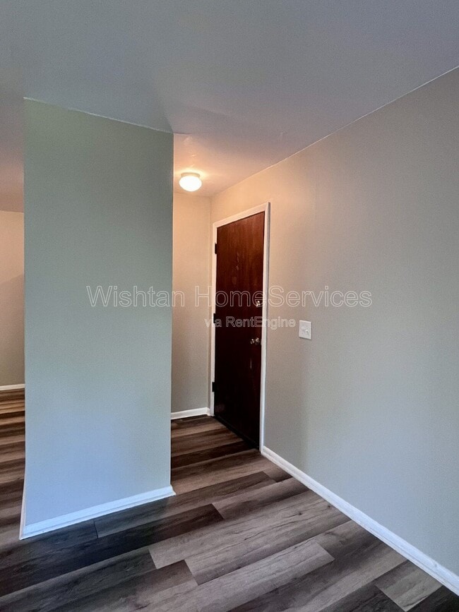 Building Photo - 217 Charleston Blvd