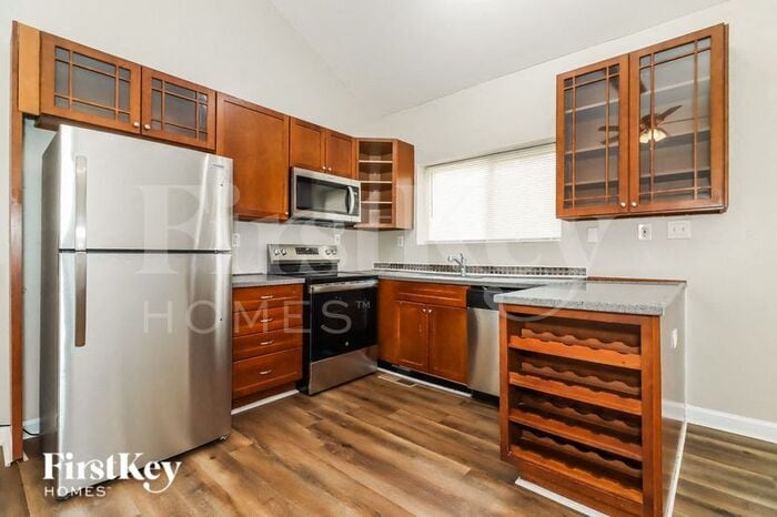 Building Photo - 1216 Woodleigh Rd SW