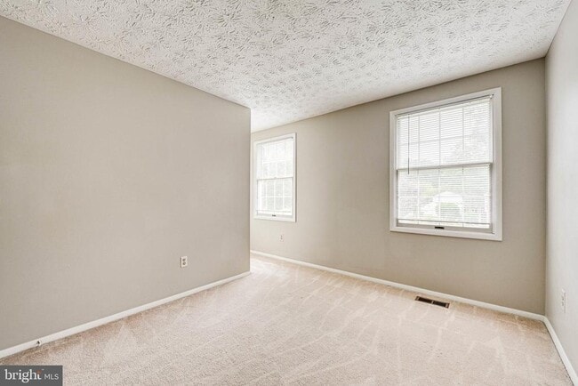 Building Photo - 3381 Monarch Ln
