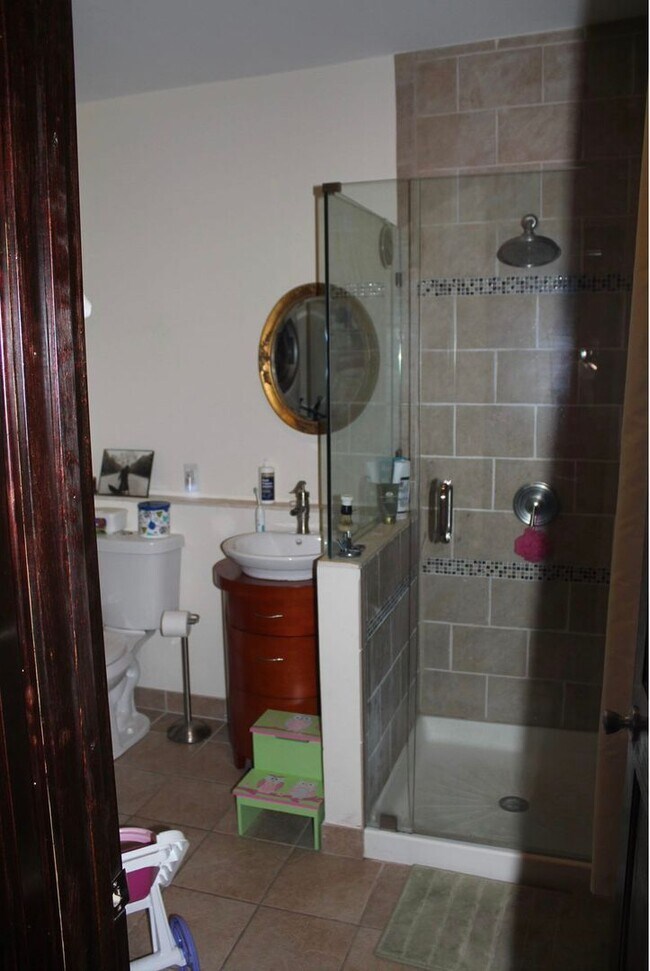 Building Photo - Brighton 1 Bed available now