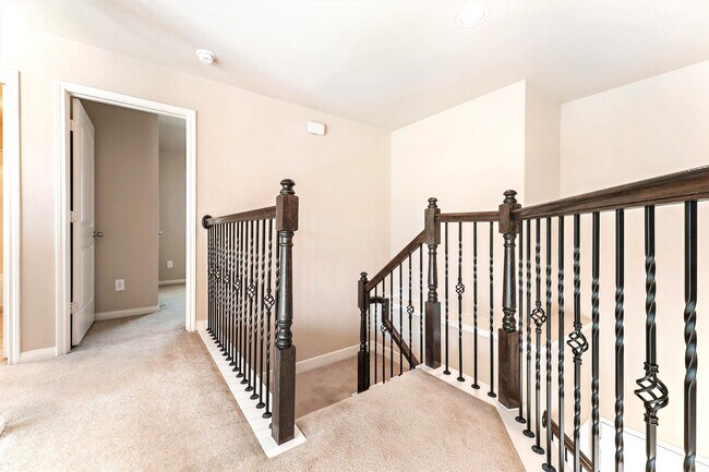 Building Photo - 91 West Wading Pond Circle