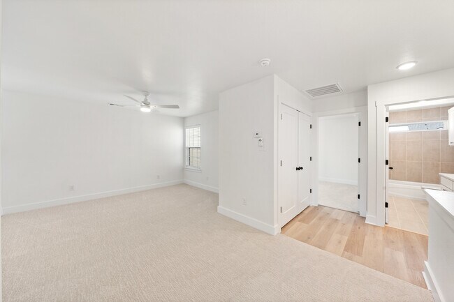 Building Photo - 5811 S 31st St