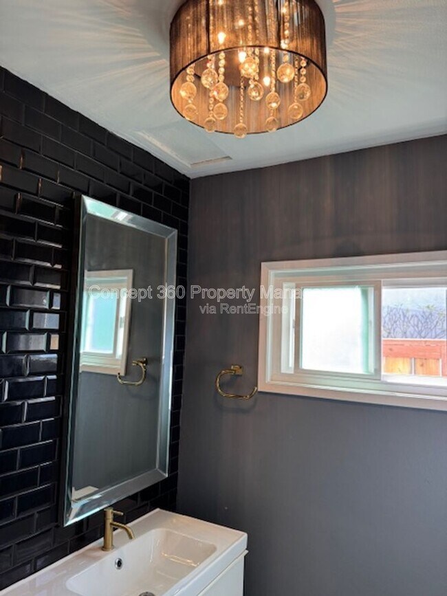 Building Photo - 13646 Verdura Ave