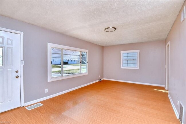 Building Photo - 1658 Thalia Ave