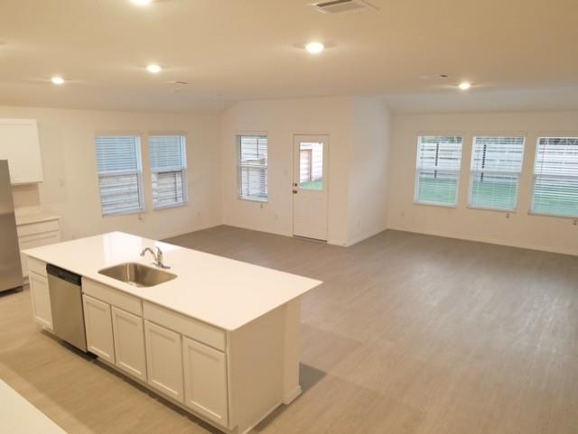 Building Photo - 121 Keefer