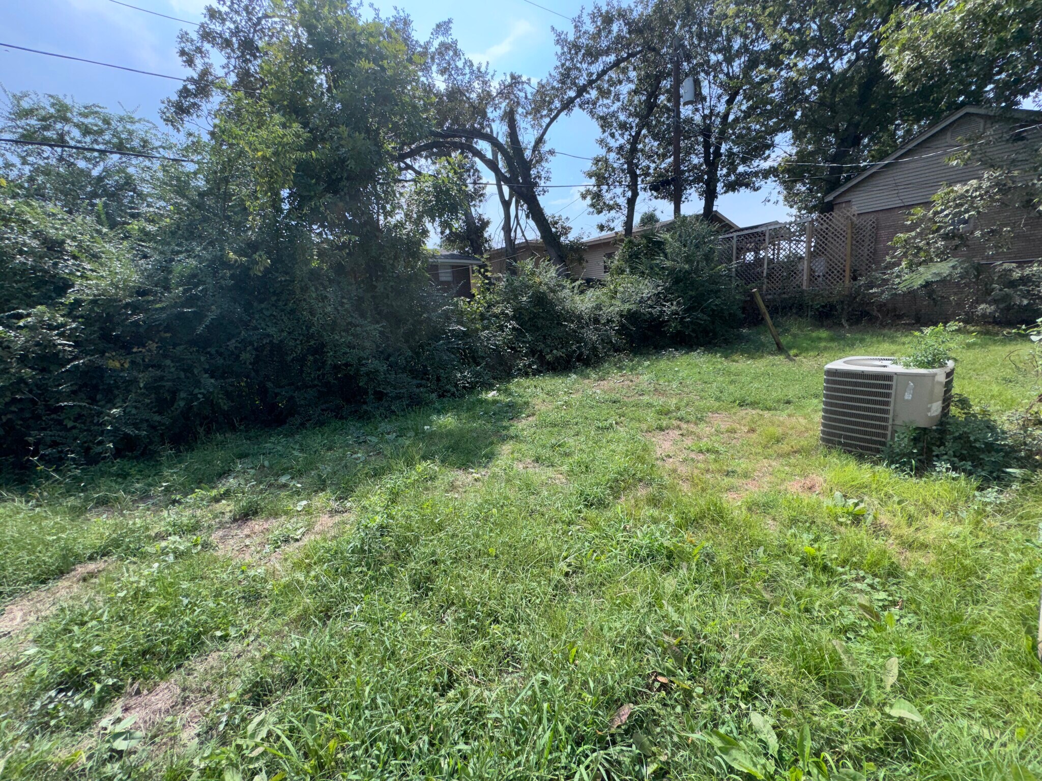 Building Photo - 2304 W 58th St