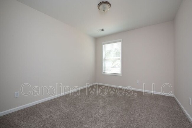 Building Photo - 124 Strongridge Trl