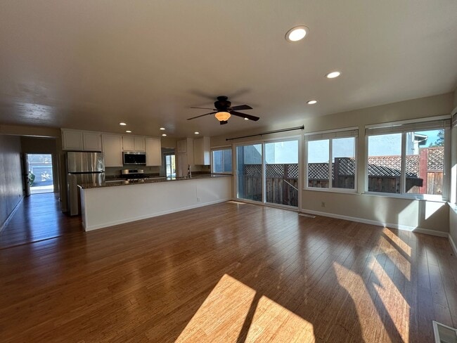 Building Photo - Sought after Concord Crossings Community 4...