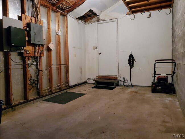 Building Photo - 8217 Trevi Ln