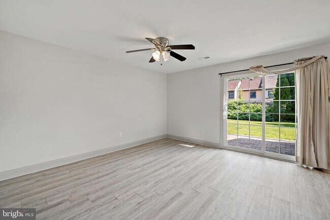 Building Photo - 172 Kenton Dr