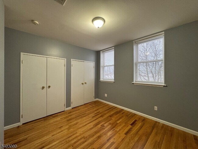 Building Photo - 610 Devon St