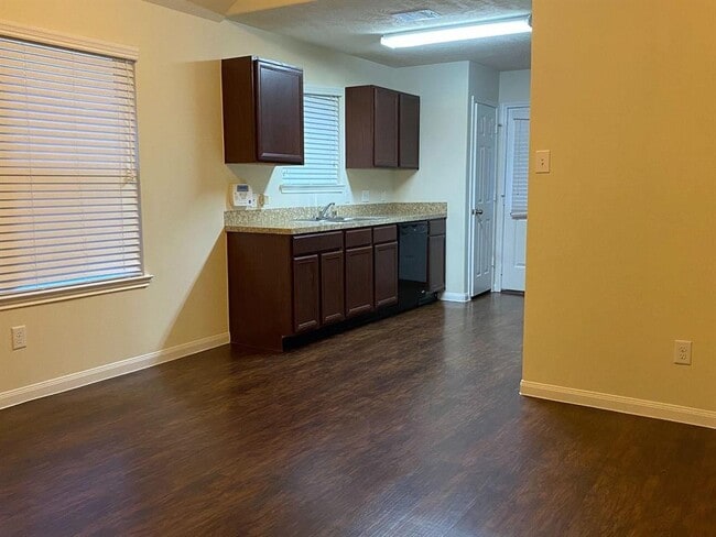 Building Photo - 6226 El Granate Dr