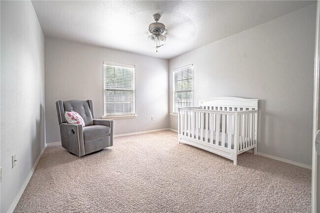 Building Photo - Spacious 4BR home in Bentonville with solar panels & Tesla EV charger!   Schedule a showing: 479-...