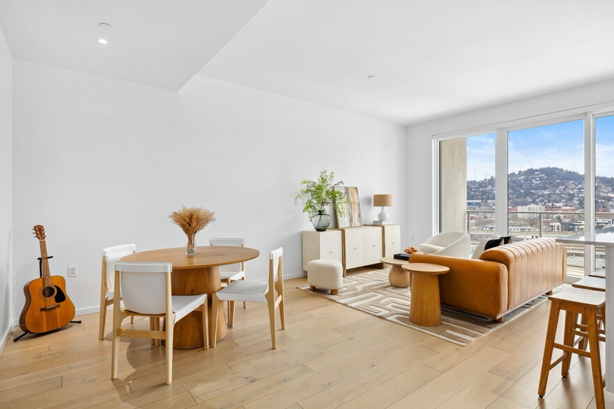 Dinning/Living - 1150 NW Quimby St