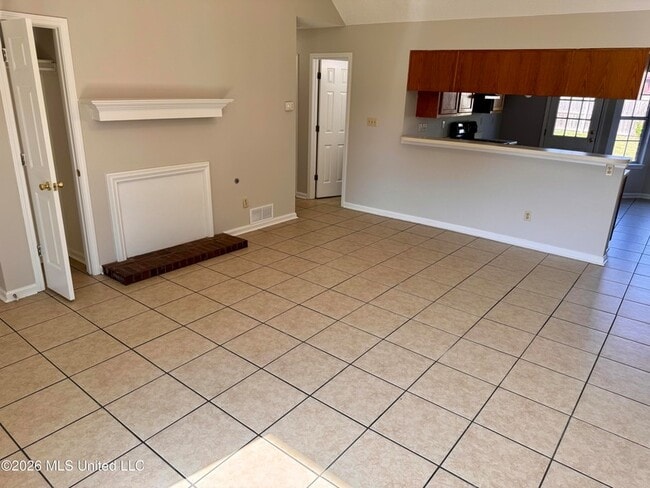 Building Photo - 7011 Hampton Dr