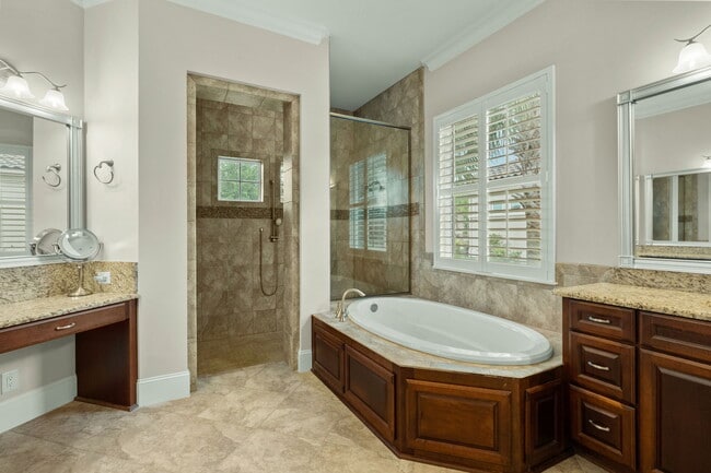 Building Photo - 9590 Bellasera Cir