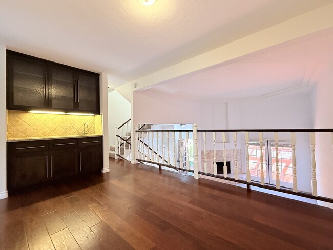 Building Photo - Spacious Carlsbad Townhouse: 2BR/2.5BA inc...