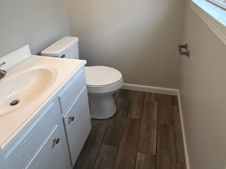 Building Photo - 9 Howlett Cv