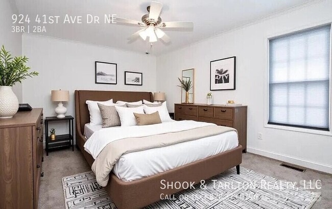 Building Photo - 924 41st Ave Dr NE