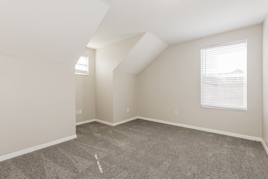 Building Photo - 11116 Newbridge Dr