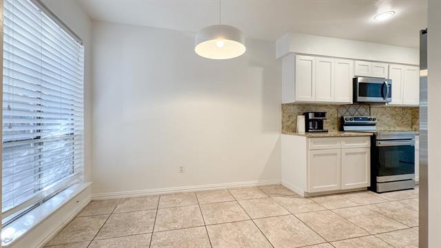 Building Photo - 10431 Pagewood Dr