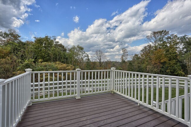 Building Photo - TOWNHOME AVAILABLE IN THE CHARTER HOMES - DEER RUN COMMONS