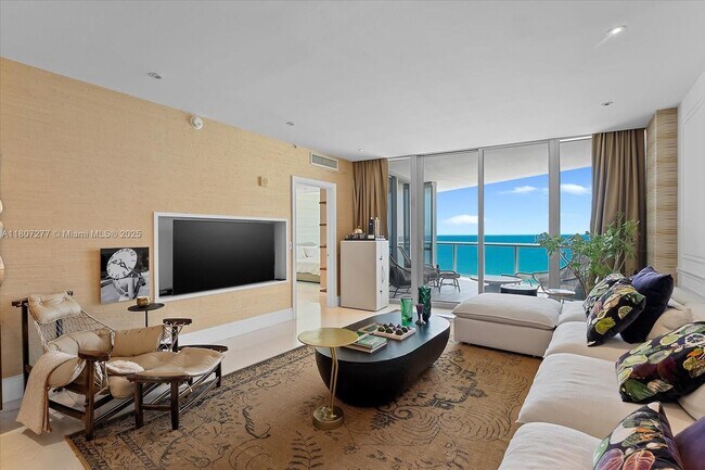 Building Photo - 17121 Collins Ave