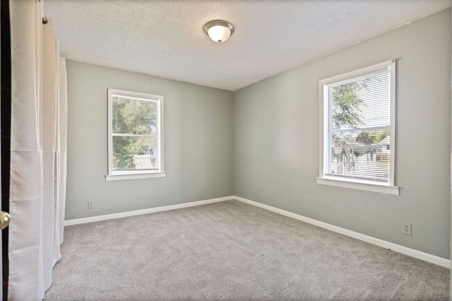 Building Photo - 2507 Prescott Ave