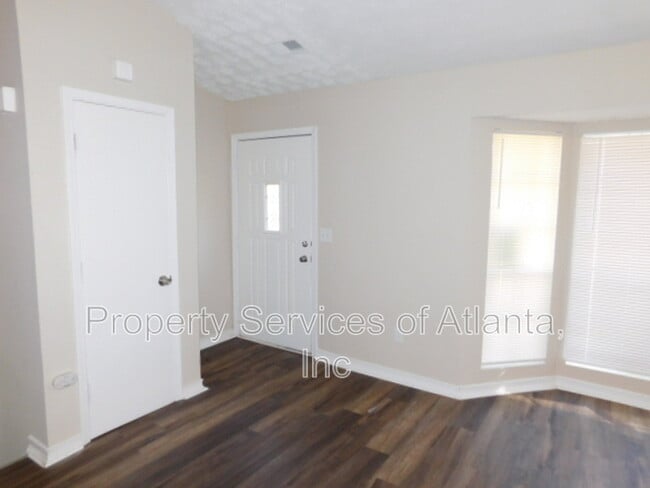 Building Photo - 1775 Petite Ln