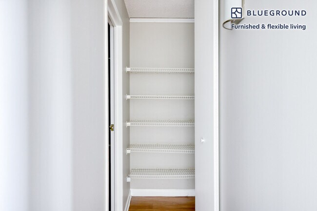 Building Photo - 100 Forest Pl